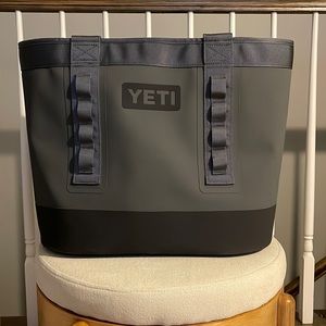 YETI Camino 35 Carryall